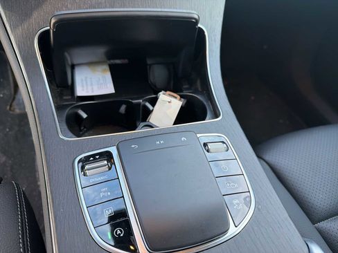 Used 2022 Mercedes-Benz GLC 300 4MATIC image 23