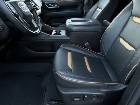 Used 2023 GMC Yukon AT4 w/ AT4 Premium Plus Package image 25