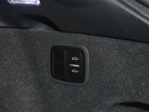 Certified 2023 Porsche Macan GTS image 21