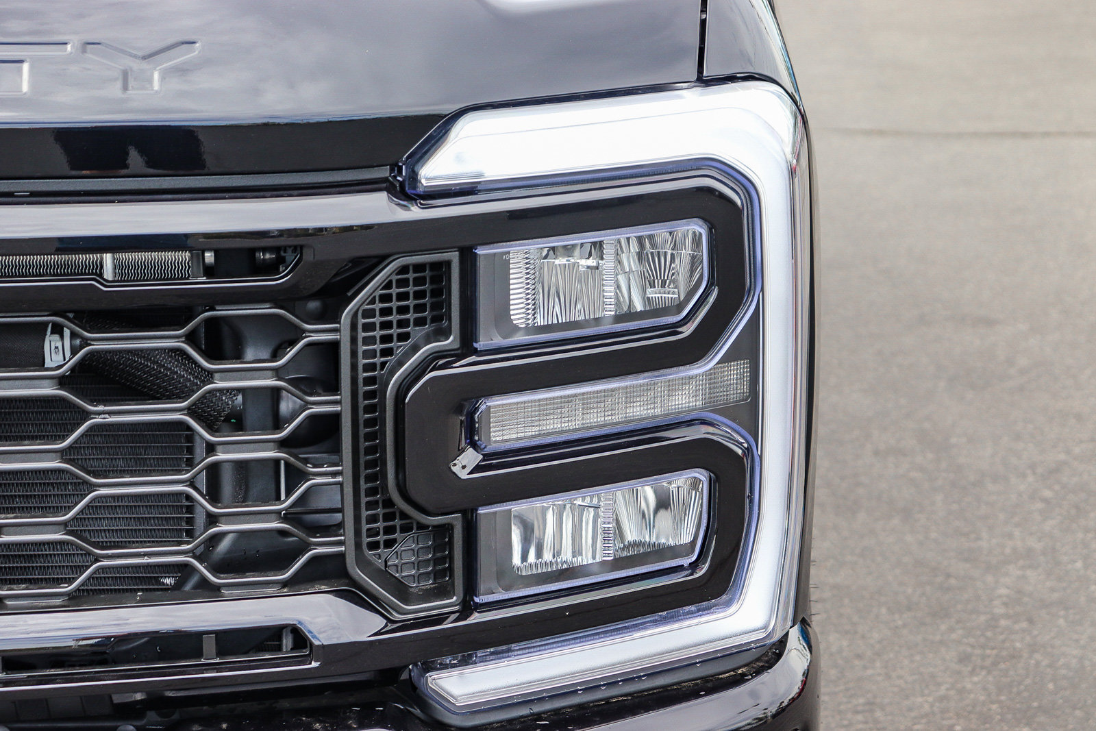 New 2026 Ford F350 Lariat w/ Black Appearance Package AWD/4WD image 11