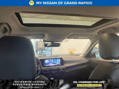 New 2026 Nissan Sentra SR w/ SR Premium Package FWD image 27