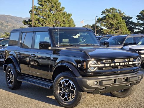 New 2025 Ford Bronco Outer Banks image 2