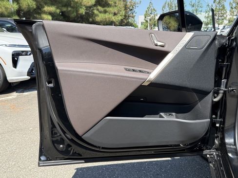 Used 2025 BMW iX xDrive50 image 19