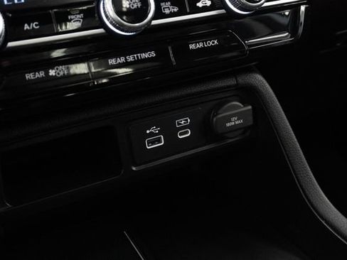 Used 2023 Honda Pilot Elite image 11
