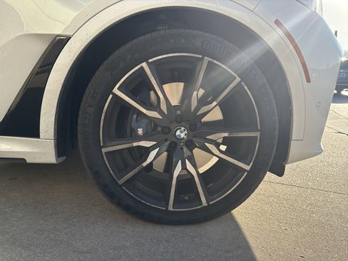Used 2022 BMW X7 xDrive40i w/ M Sport Package image 13