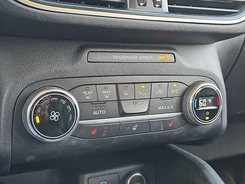 Certified 2020 Ford Escape SEL FWD image 18