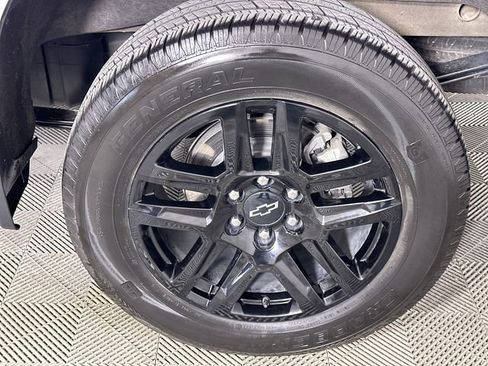 Used 2023 Chevrolet Silverado 1500 Custom image 34