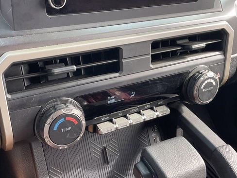 Used 2025 Toyota Tacoma SR5 image 7