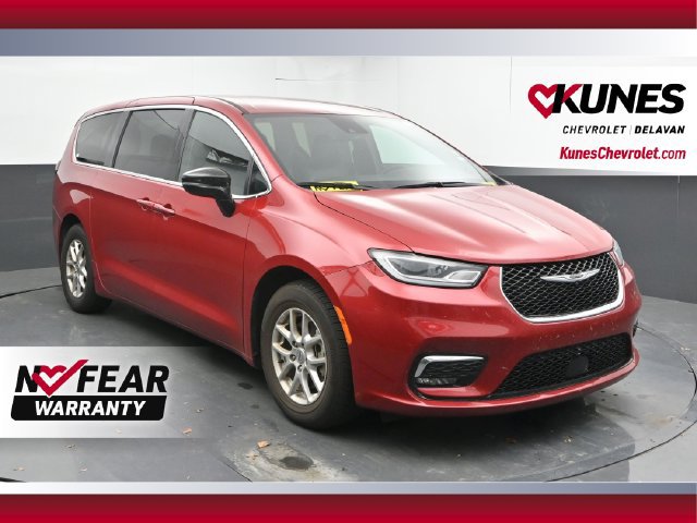 Used 2025 Chrysler Pacifica Select FWD image 1