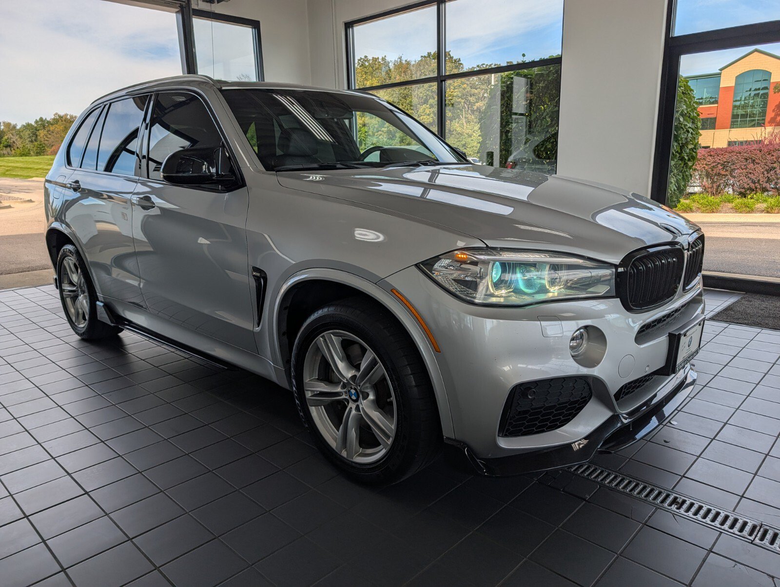 Used 2016 BMW X5 xDrive50i AWD/4WD image 1