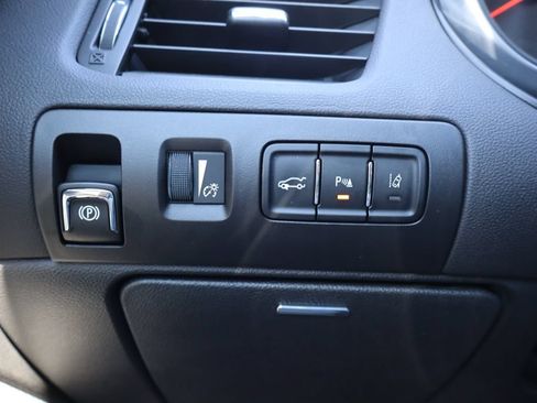 Used 2014 Chevrolet Impala LT FWD image 17