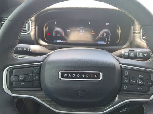 Used 2022 Jeep Wagoneer Series II RWD image 25