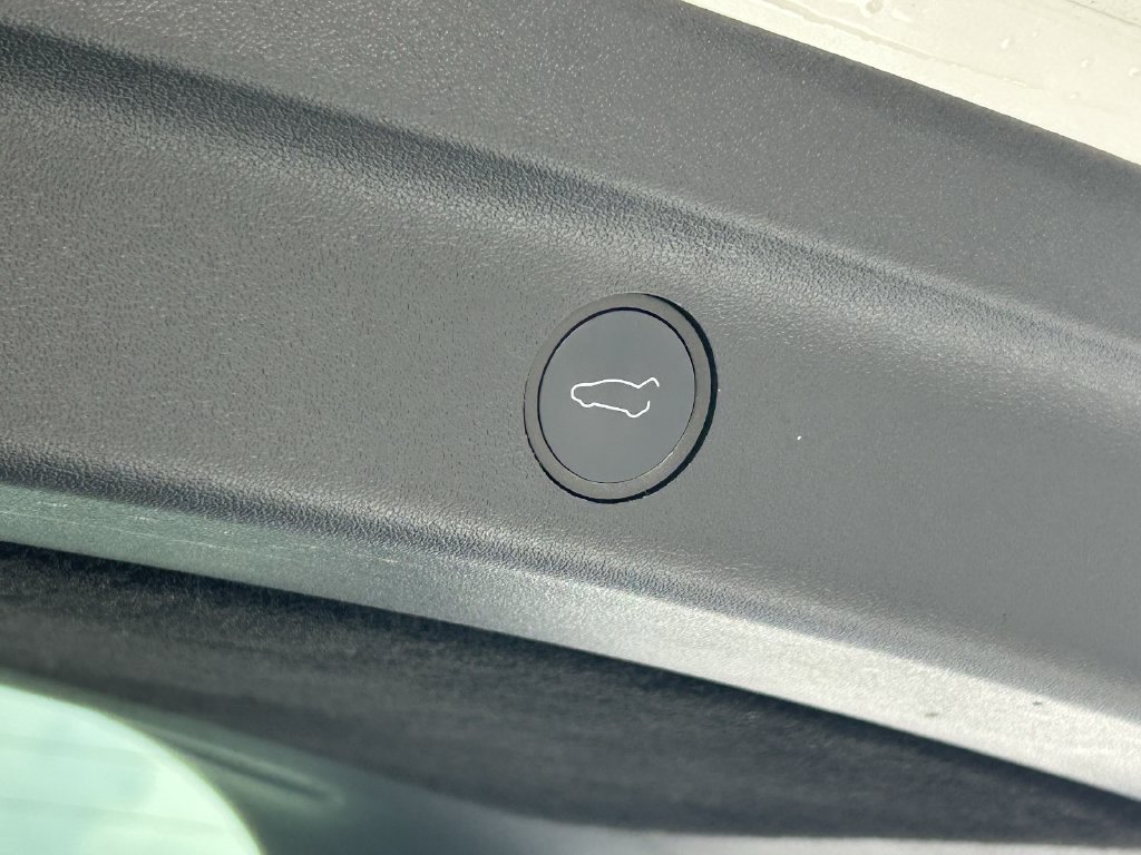Used 2023 Tesla Model Y Long Range AWD/4WD image 13