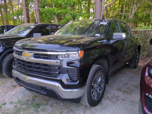Used 2024 Chevrolet Silverado 1500 LT AWD/4WD image 2