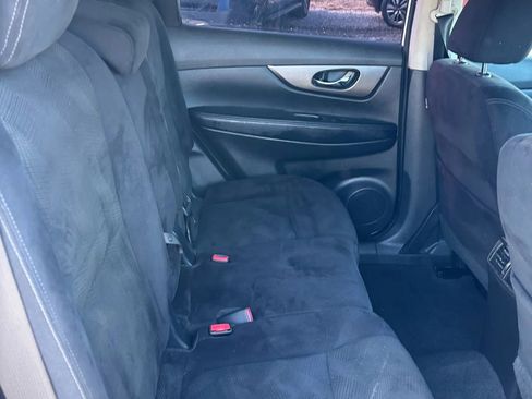 Used 2014 Nissan Rogue SV image 18