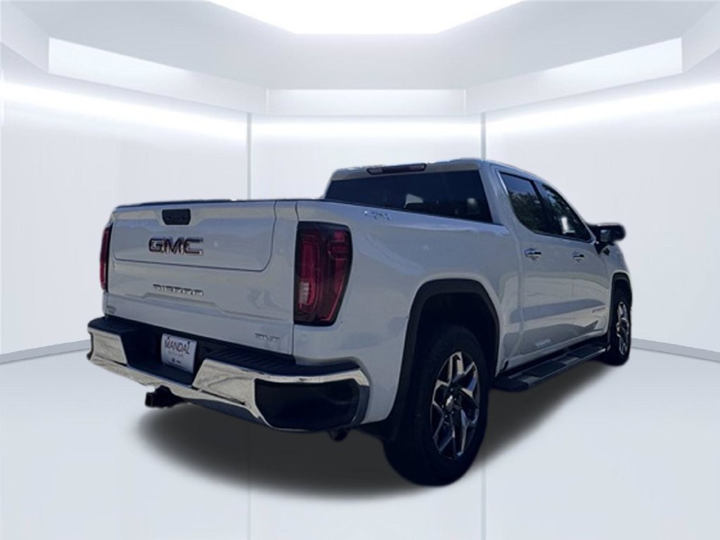 Used 2023 GMC Sierra 1500 SLT w/ SLT Premium Package AWD/4WD image 5