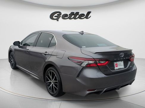 Used 2023 Toyota Camry SE image 6