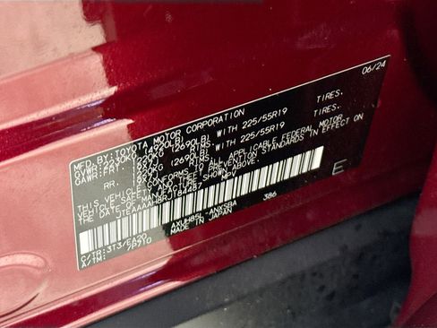 Used 2024 Toyota Venza Limited image 39