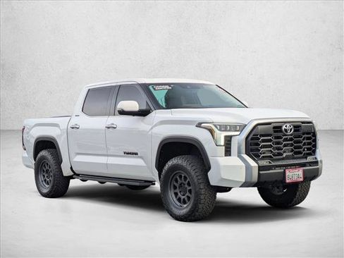 Used 2022 Toyota Tundra Limited image 3