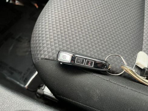 Used 2025 Kia Soul LX w/ LX Technology Package image 21