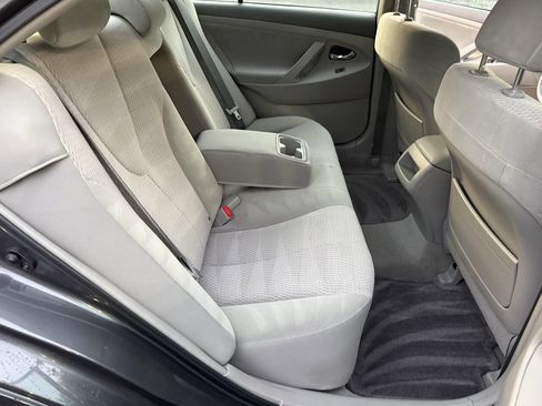 Used 2011 Toyota Camry LE image 28