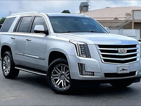 Used 2020 Cadillac Escalade 2WD image 37