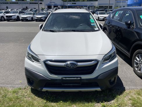 Used 2020 Subaru Outback Limited AWD/4WD image 2
