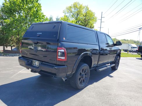 Used 2019 RAM 2500 Laramie w/ Black Appearance Package AWD/4WD image 3