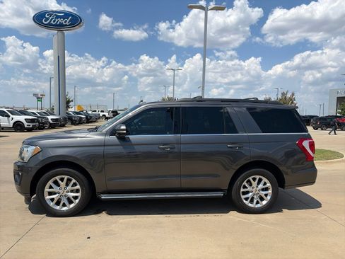 Used 2020 Ford Expedition XLT w/ Equipment Group 202A RWD image 4