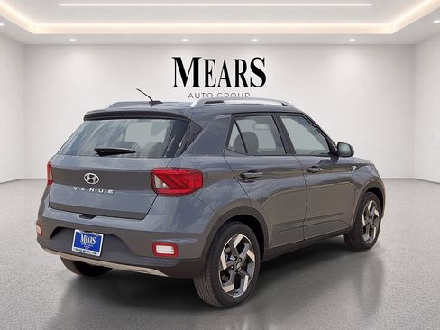 Used 2025 Hyundai Venue SEL FWD image 5