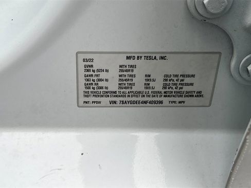 Used 2022 Tesla Model Y Long Range image 32