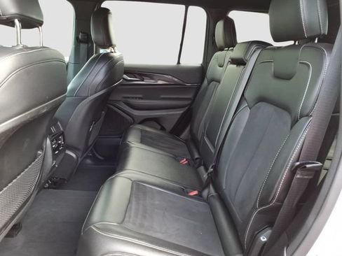 Used 2023 Jeep Grand Cherokee Altitude AWD/4WD image 30