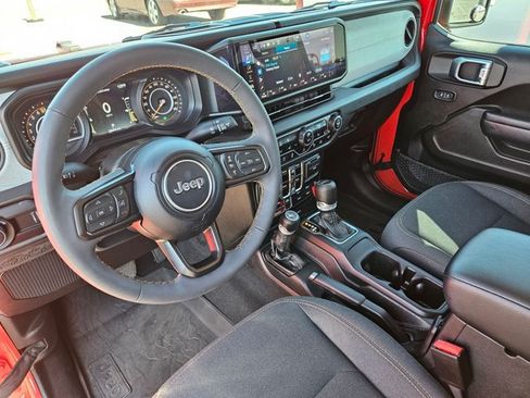 Used 2024 Jeep Gladiator Sport AWD/4WD image 12