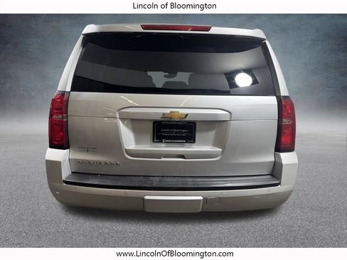 Used 2016 Chevrolet Suburban LT w/ Luxury Package AWD/4WD image 5
