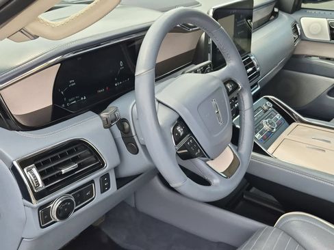 Used 2020 Lincoln Navigator L Black Label w/ Cargo Convenience Package AWD/4WD image 10