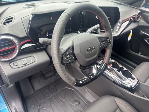 New 2026 Chevrolet Trax RS w/ Sunroof Package image 18