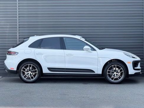 Certified 2026 Porsche Macan AWD/4WD image 8