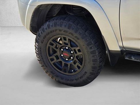 Used 2022 Toyota 4Runner TRD Off-Road Premium image 25