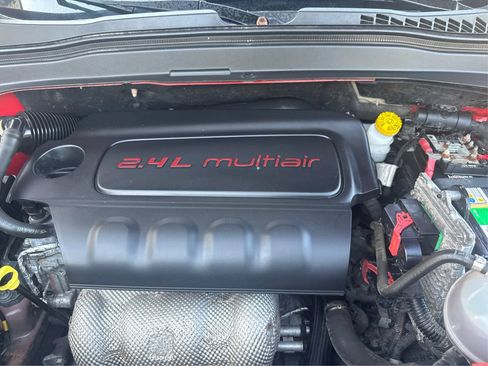 Used 2015 Jeep Renegade Latitude AWD/4WD image 22