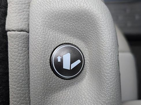 Used 2018 Honda Pilot Touring image 56