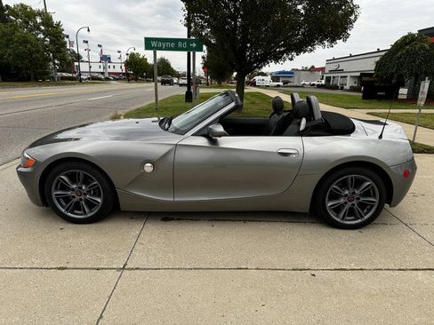 Used 2004 BMW Z4 3.0i RWD image 8
