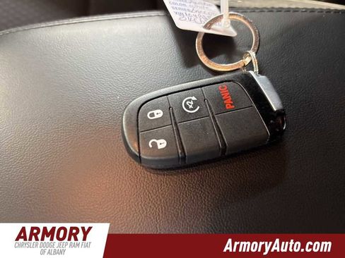 Used 2019 Jeep Grand Cherokee Laredo image 21