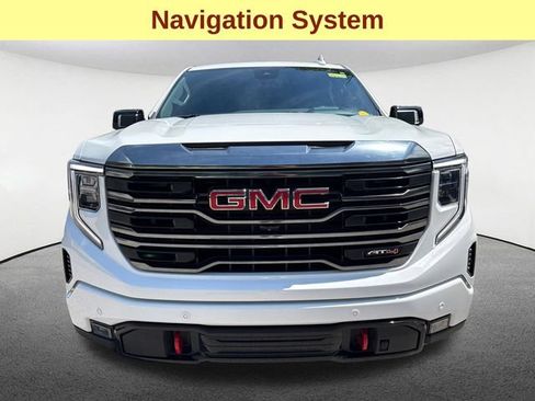 Used 2024 GMC Sierra 1500 AT4 w/ Technology Package AWD/4WD image 4