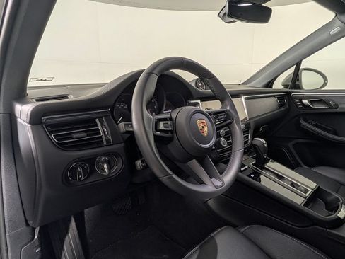 Certified 2025 Porsche Macan GTS AWD/4WD image 4
