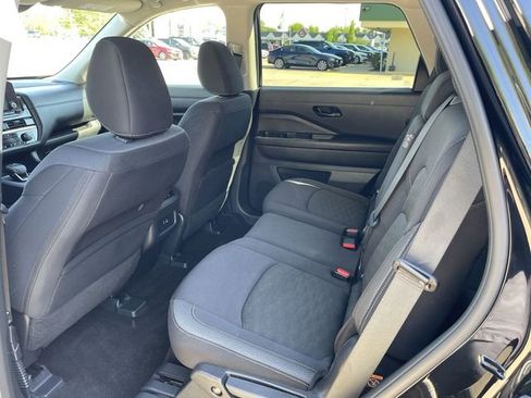 Used 2024 Nissan Pathfinder SV FWD image 13