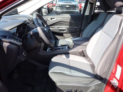 Used 2019 Ford Escape SE FWD image 4