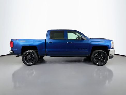 Used 2018 Chevrolet Silverado 1500 LT w/ All Star Edition AWD/4WD image 9