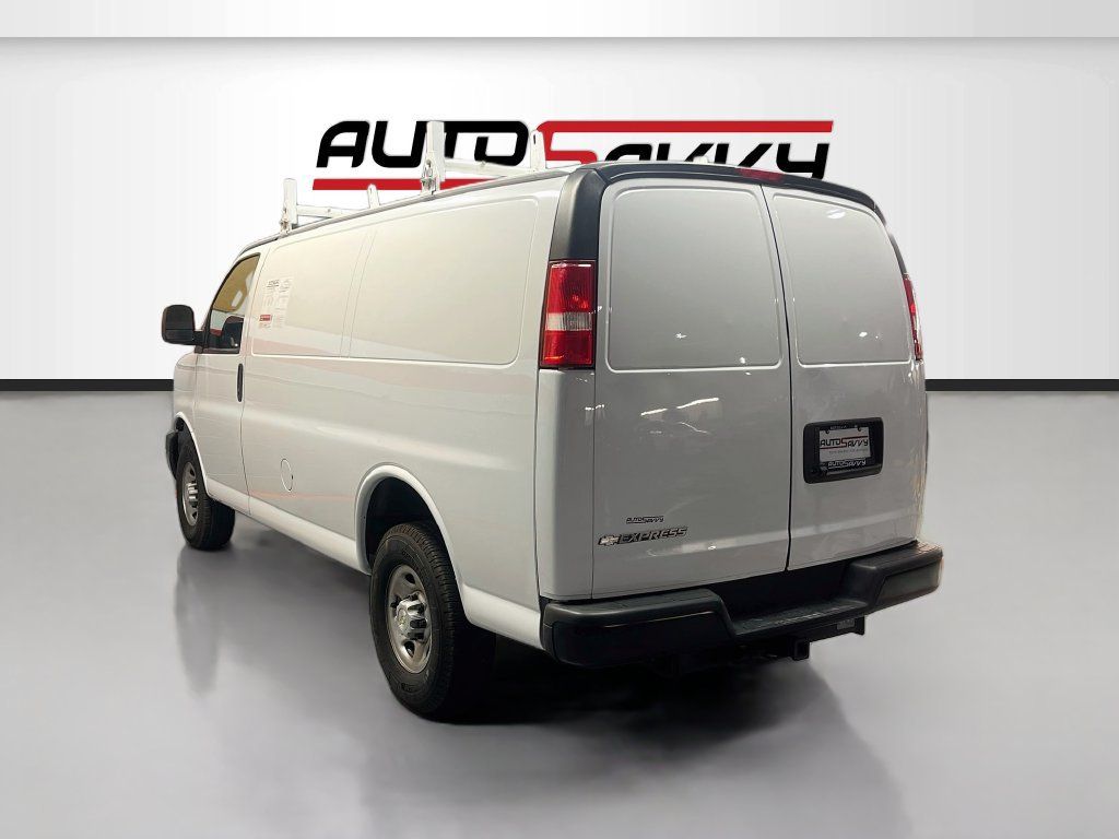 Used 2023 Chevrolet Express 2500 w/ Driver Convenience Package RWD image 5