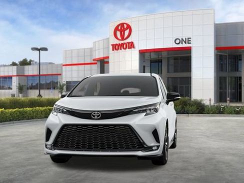 New 2026 Toyota Sienna XSE image 19