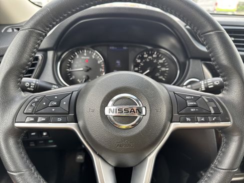 Used 2020 Nissan Rogue SV AWD/4WD image 15